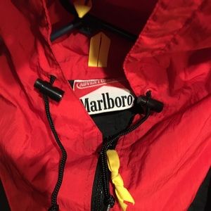 Marlboro zip up windbreak